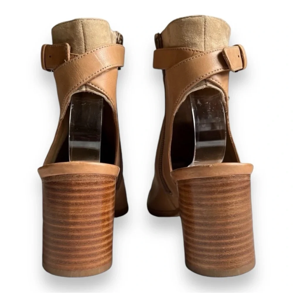 Vince JANE peep toe block heel ankle bootie  Size 7 Narrow 7N beige